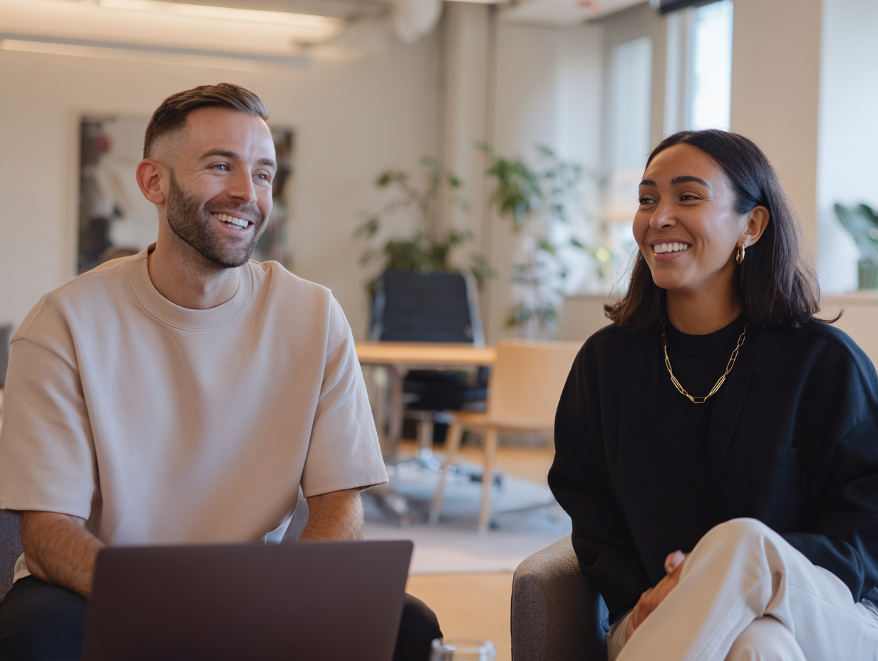 Homme femme qui discutent